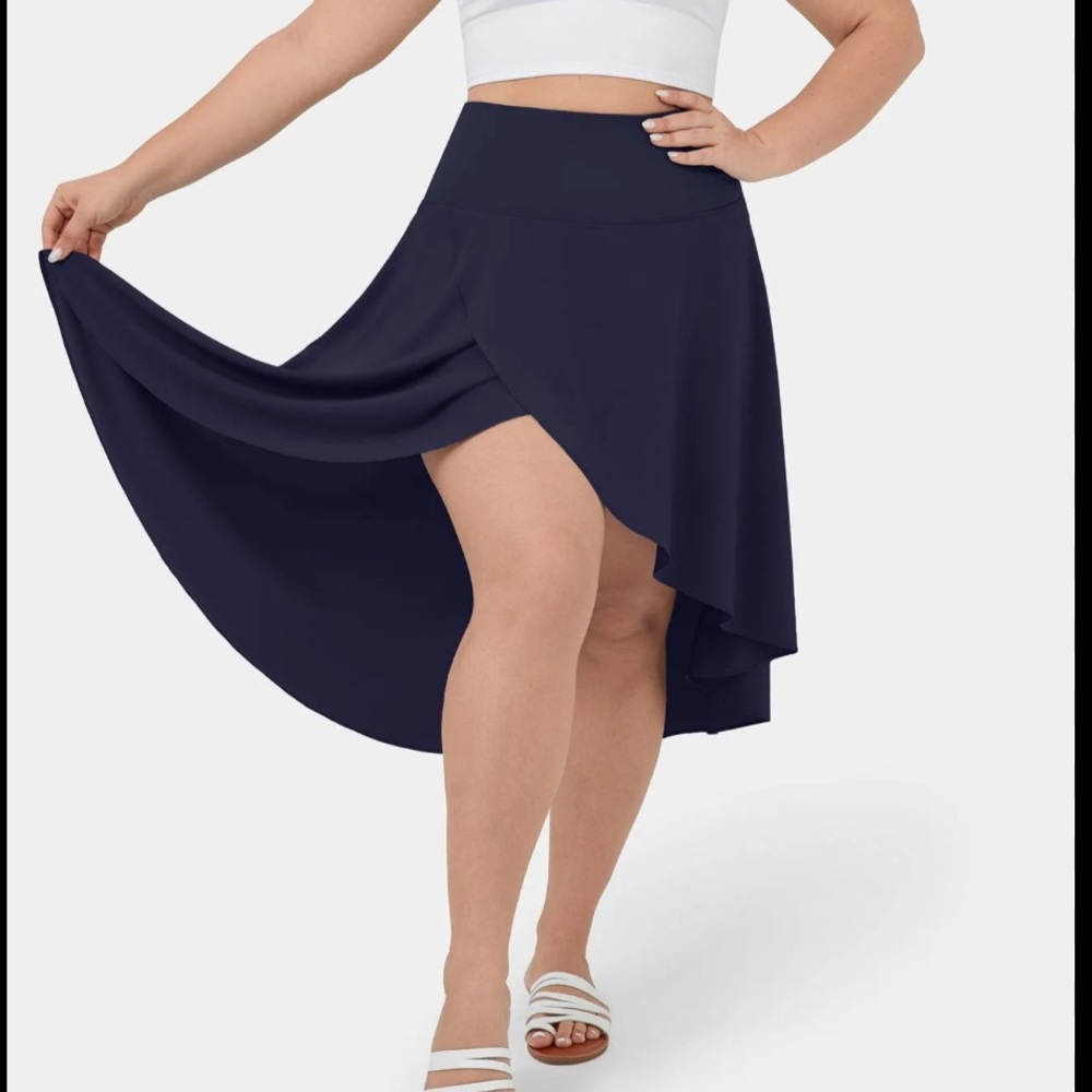 Halara breezeful high waist asymmetrical skirt with attached shorts.  NWT 2X